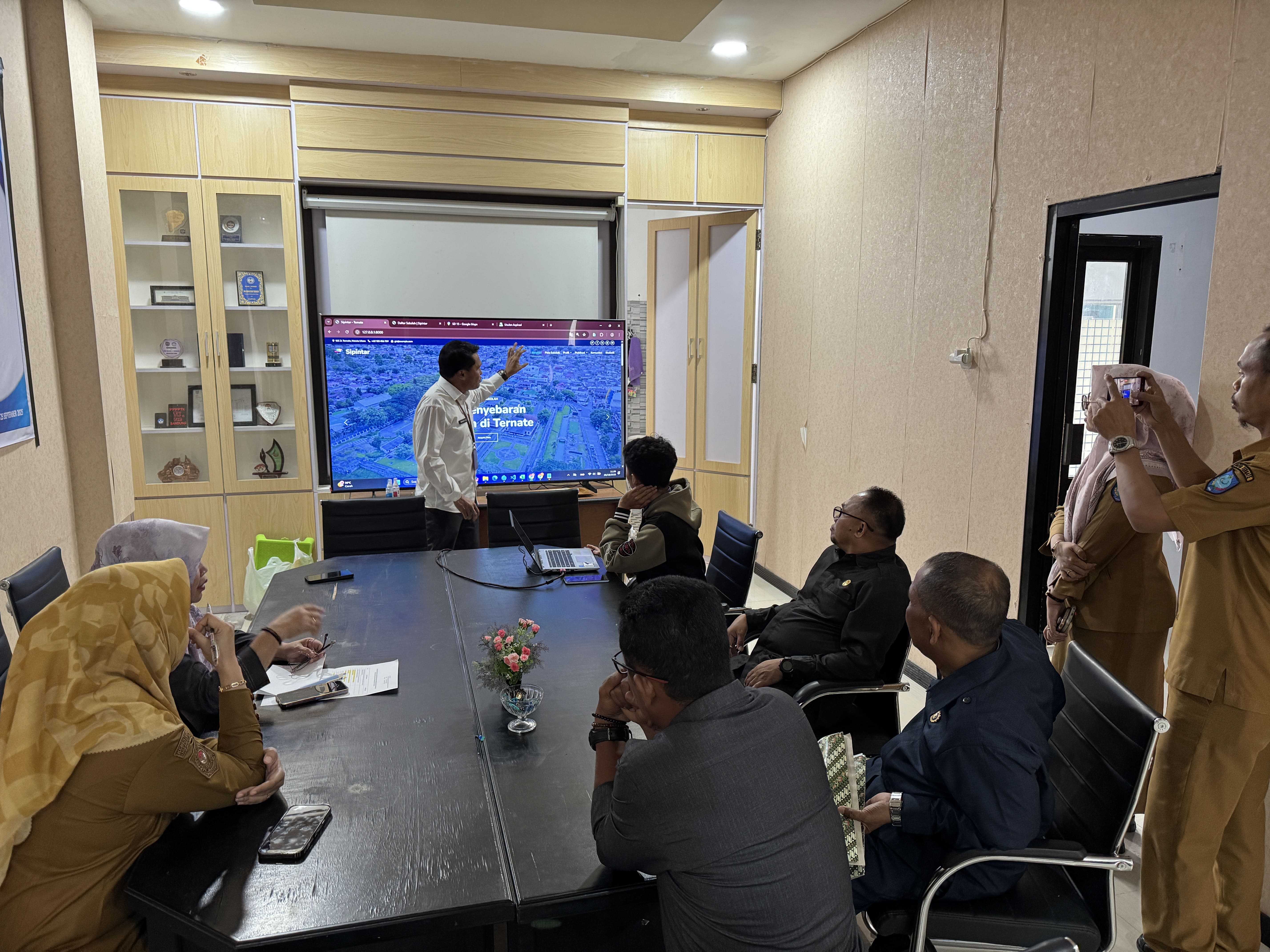 Rapat Proses Pembuatan Website SIPINTAR